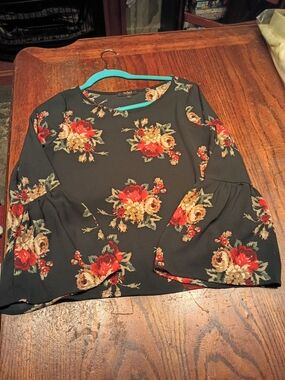 Mabel Women’s Floral Bell Sleeve Top - Black with Red & Cream Flowers